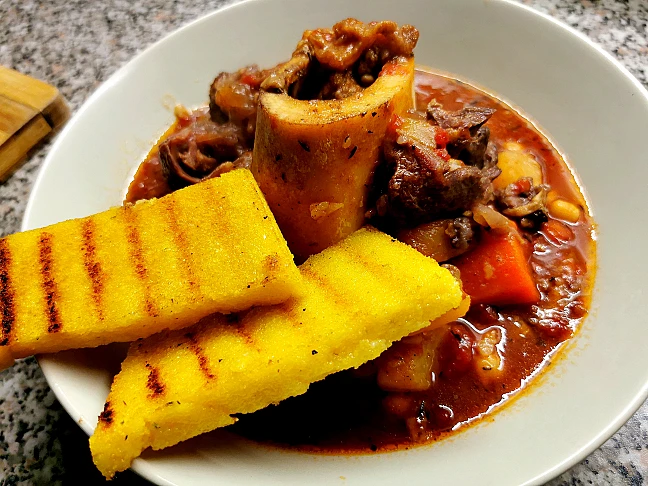 Osso buco sa zapečenom palentom
